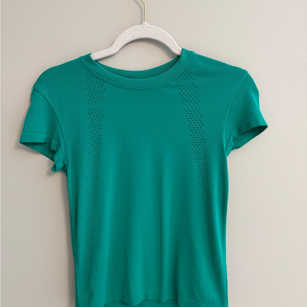 Lululemon green athletic Top
